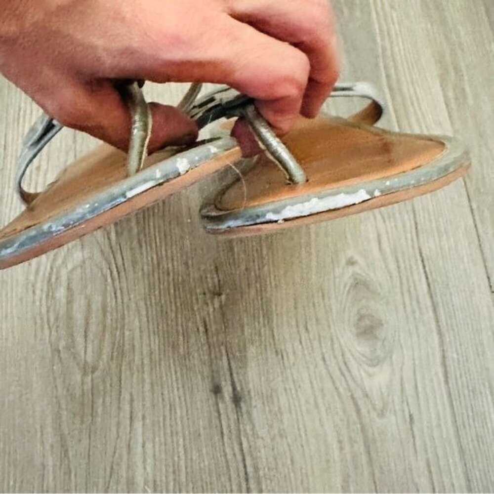 Tory Burch Miller Flip Flop Sandals Women, Size 8.5 Silver Tan Metallic Chrome - Picture 8 of 9